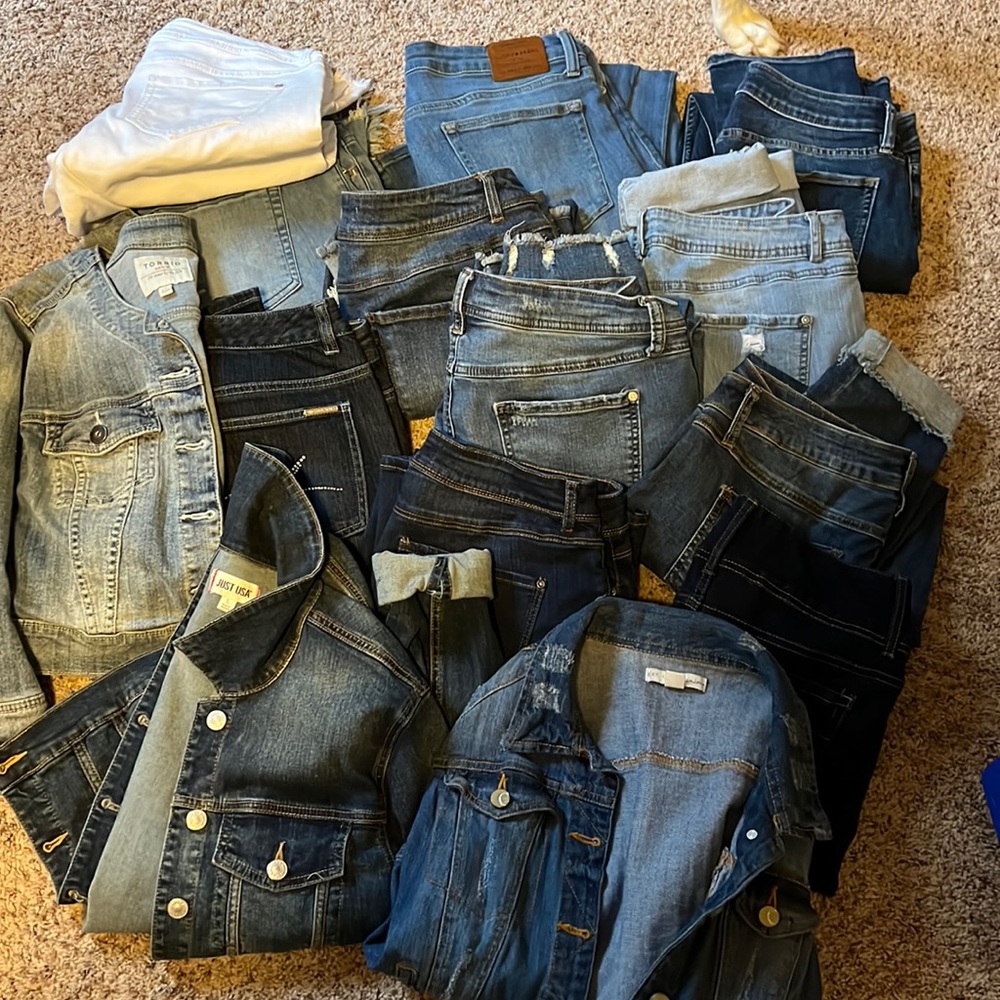 👖ALL DENIM BUY ONE GET ONE FREE👖